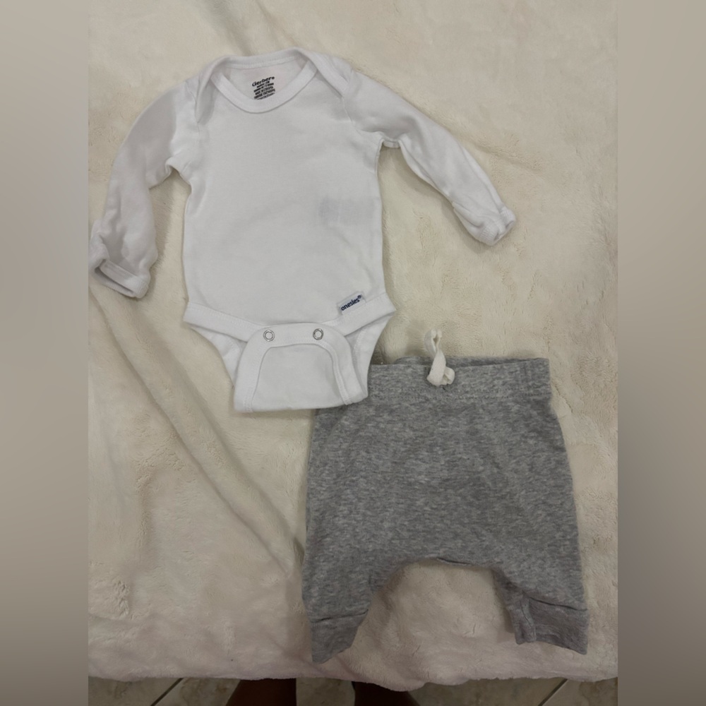 Gerber White and Gray Bodysuit Set